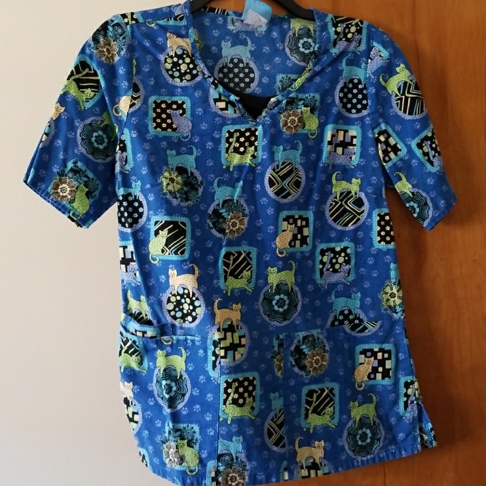 Small Scrub top